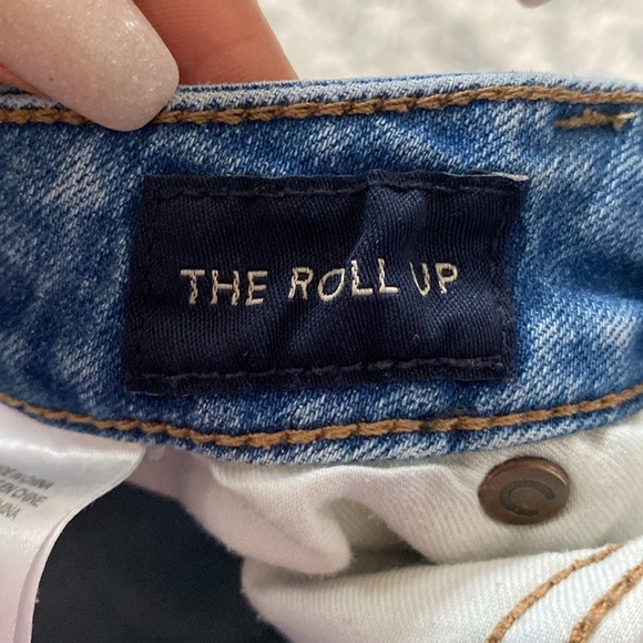 Lucky Brand | The Roll Up - Distressed Blue Jean Shorts with Distressing - 6/28 - Picture 4 of 9